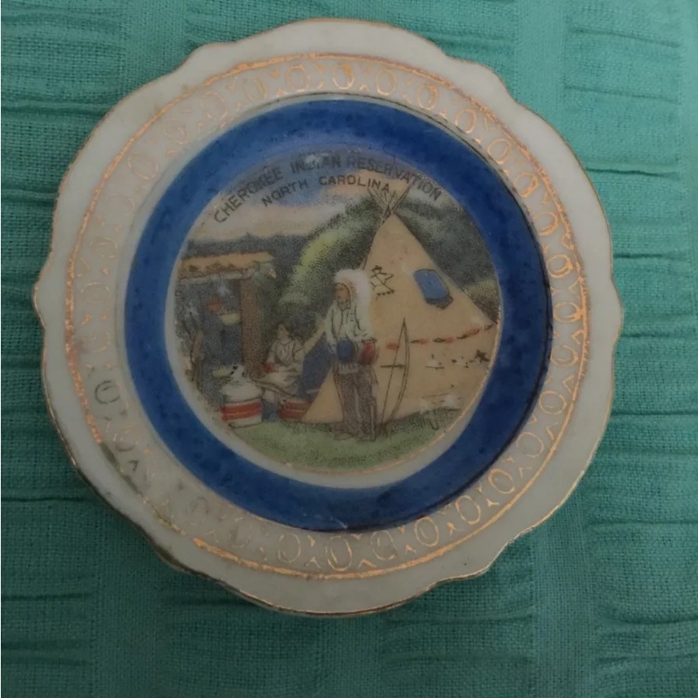 Vintage Decorative Cherokee Reservation NC Collector 3" Plate Ashtray